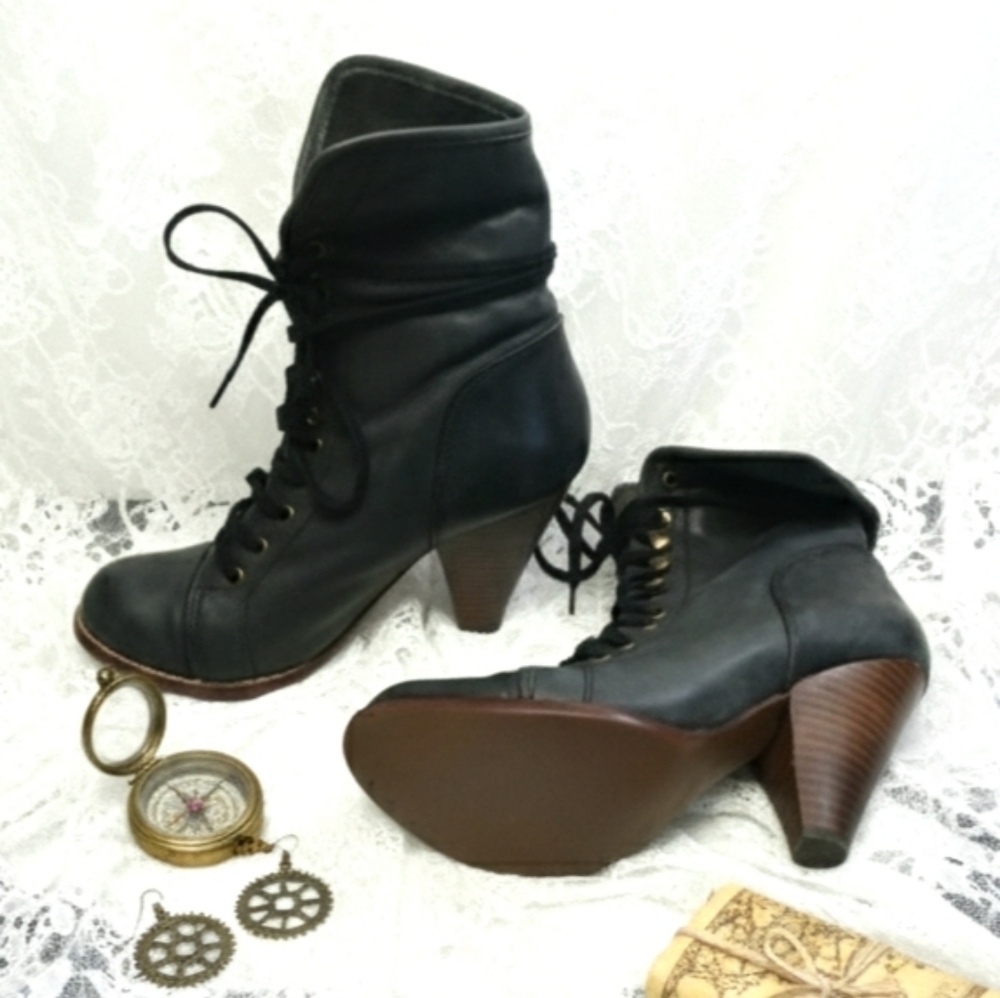 Vintage Y2K Leather Steampunk Granny Style Boots